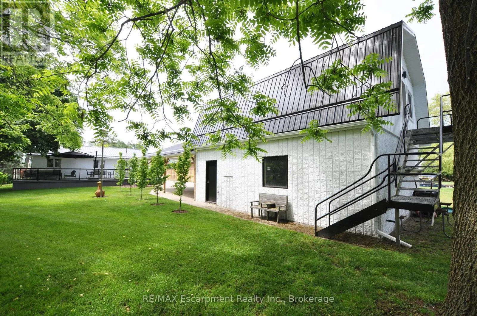 3 HOWEY AVENUE