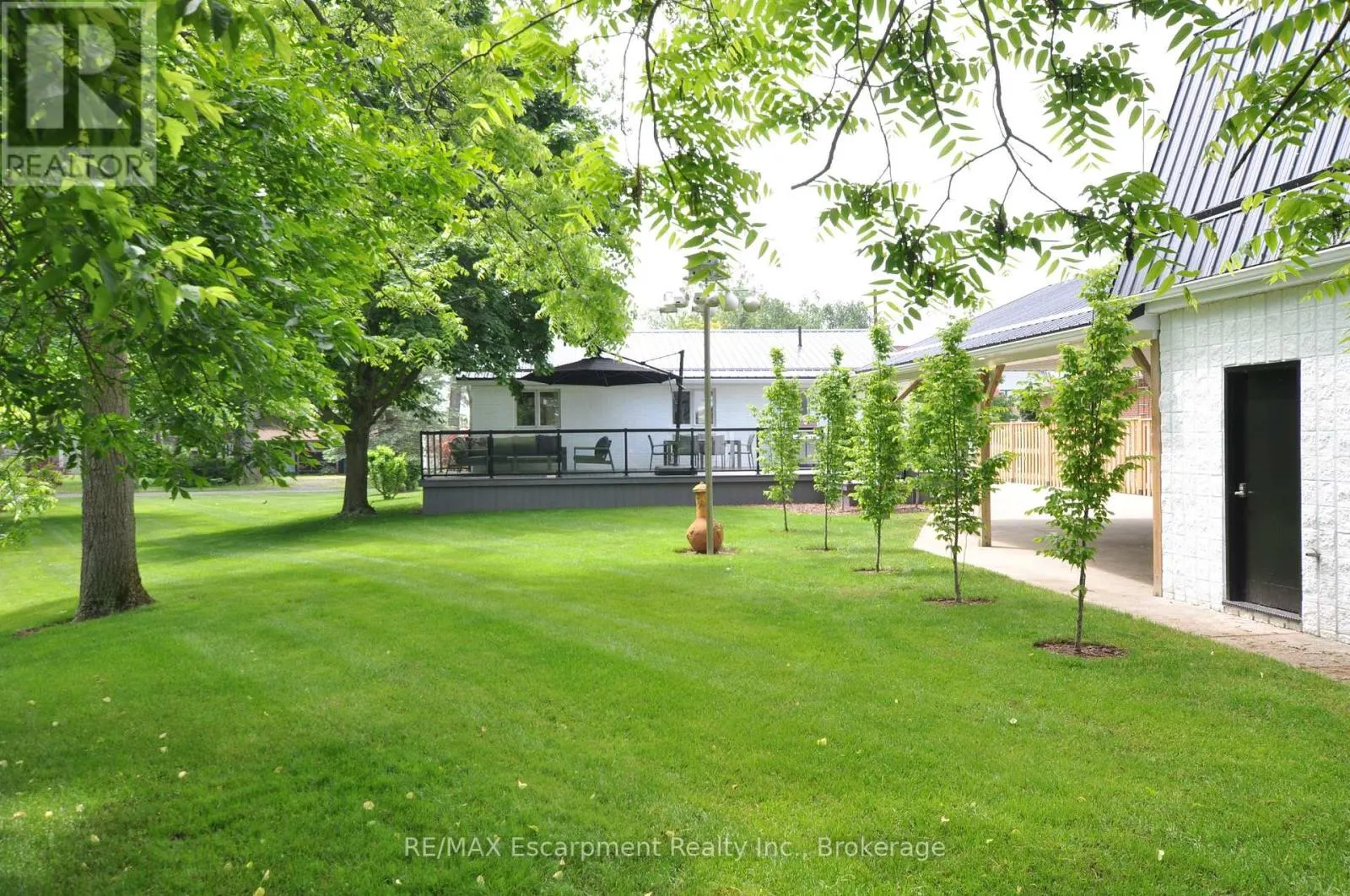 3 HOWEY AVENUE
