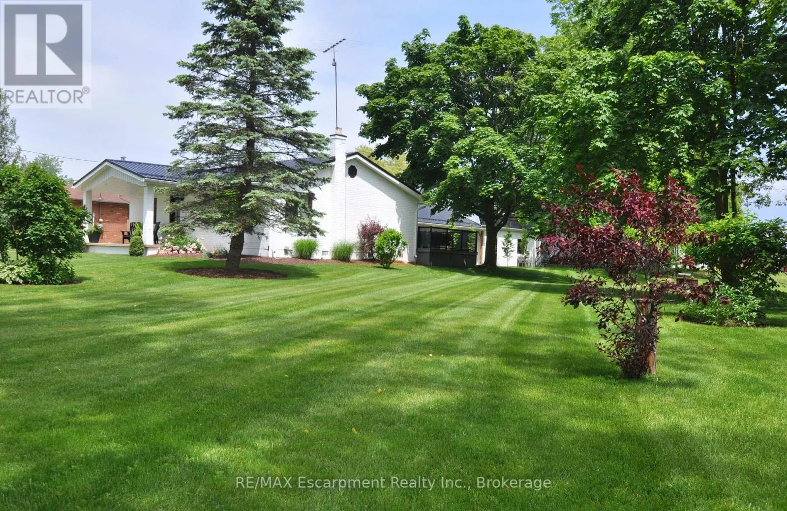 3 HOWEY AVENUE