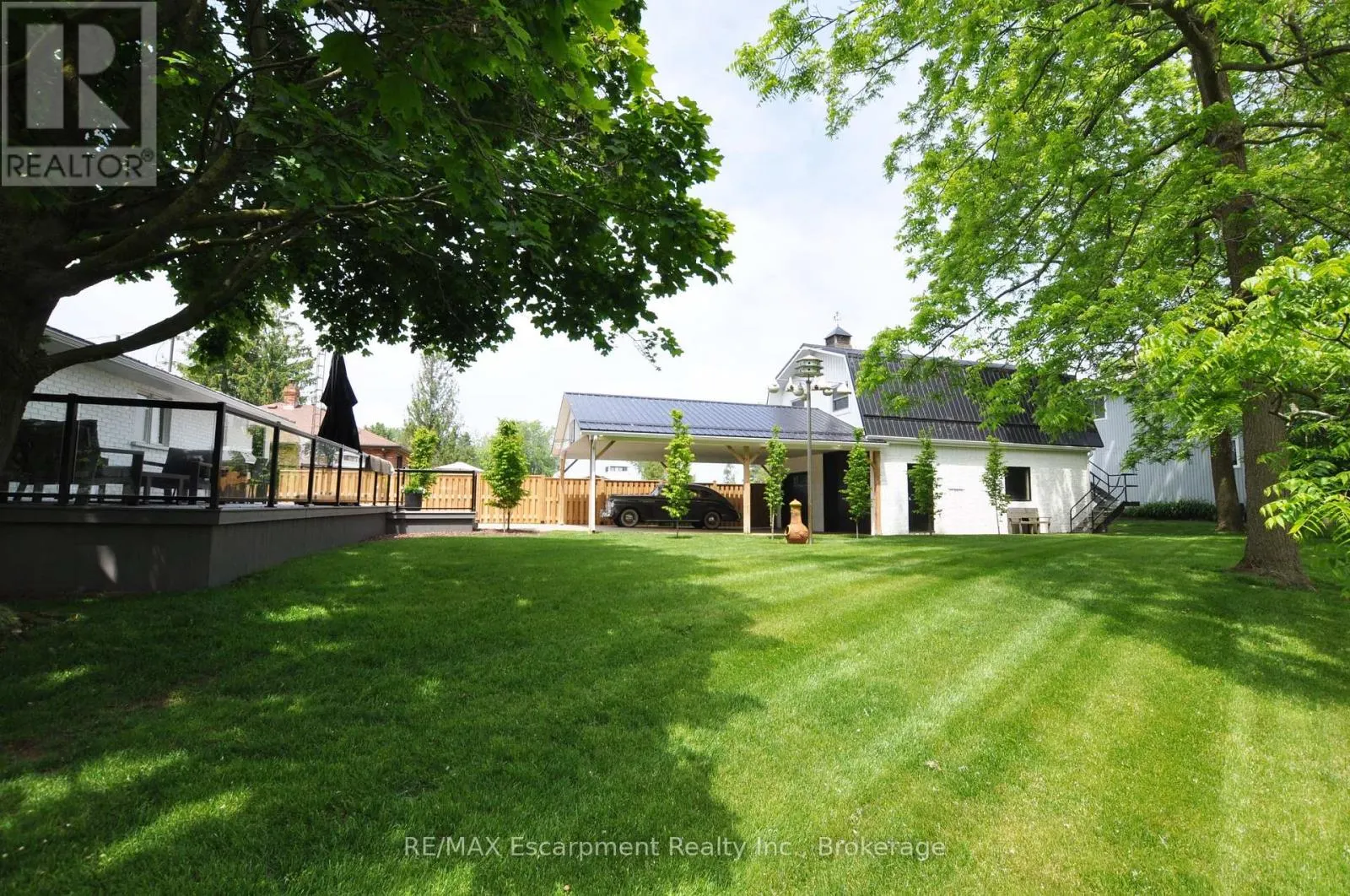 3 HOWEY AVENUE