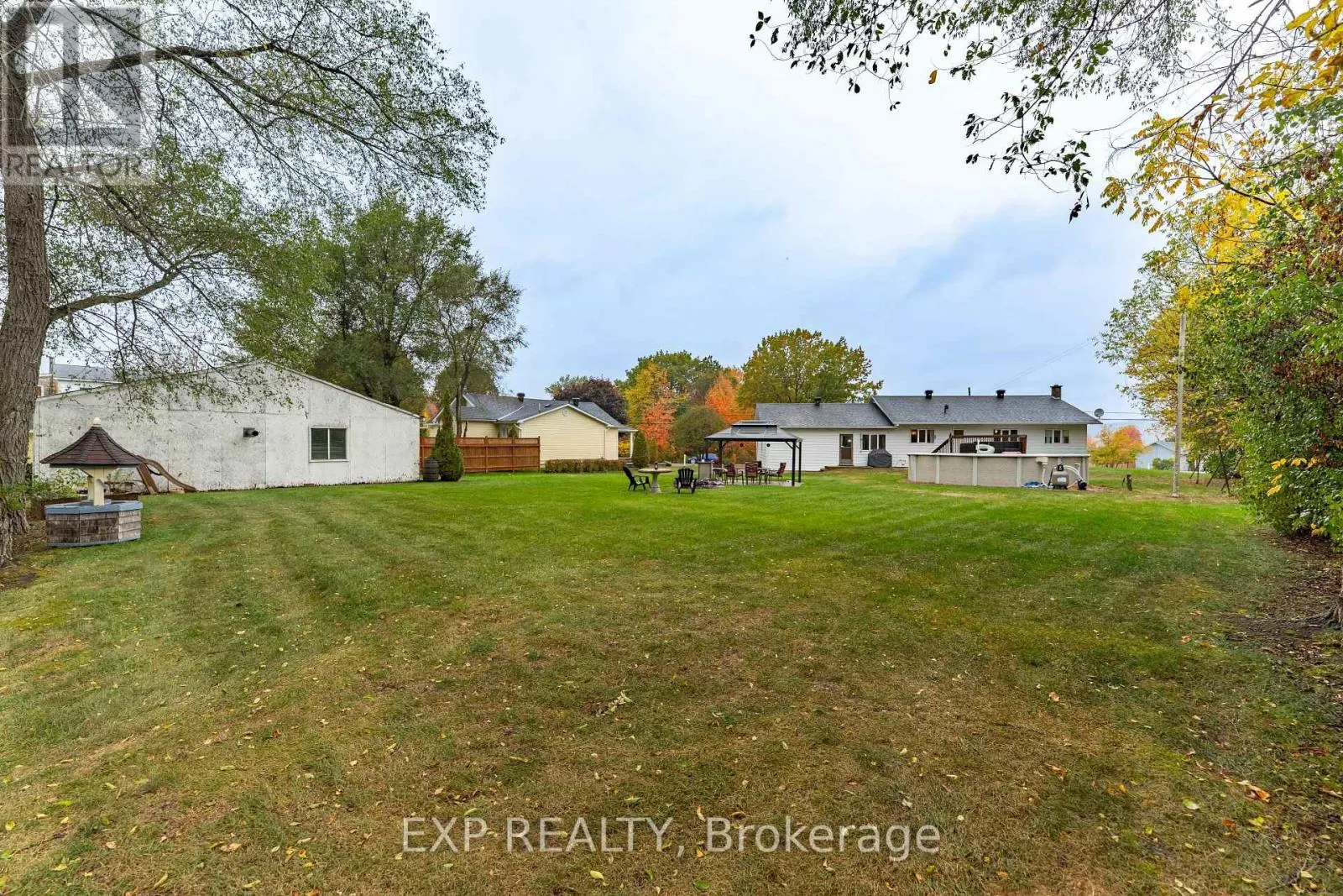 635 FRONT ROAD W