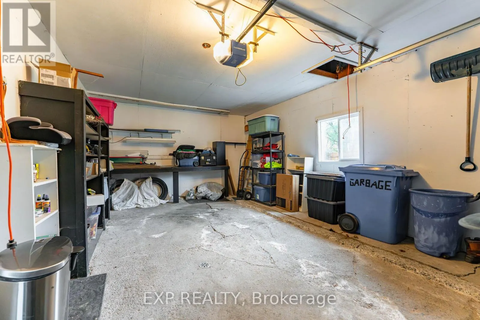 635 FRONT ROAD W