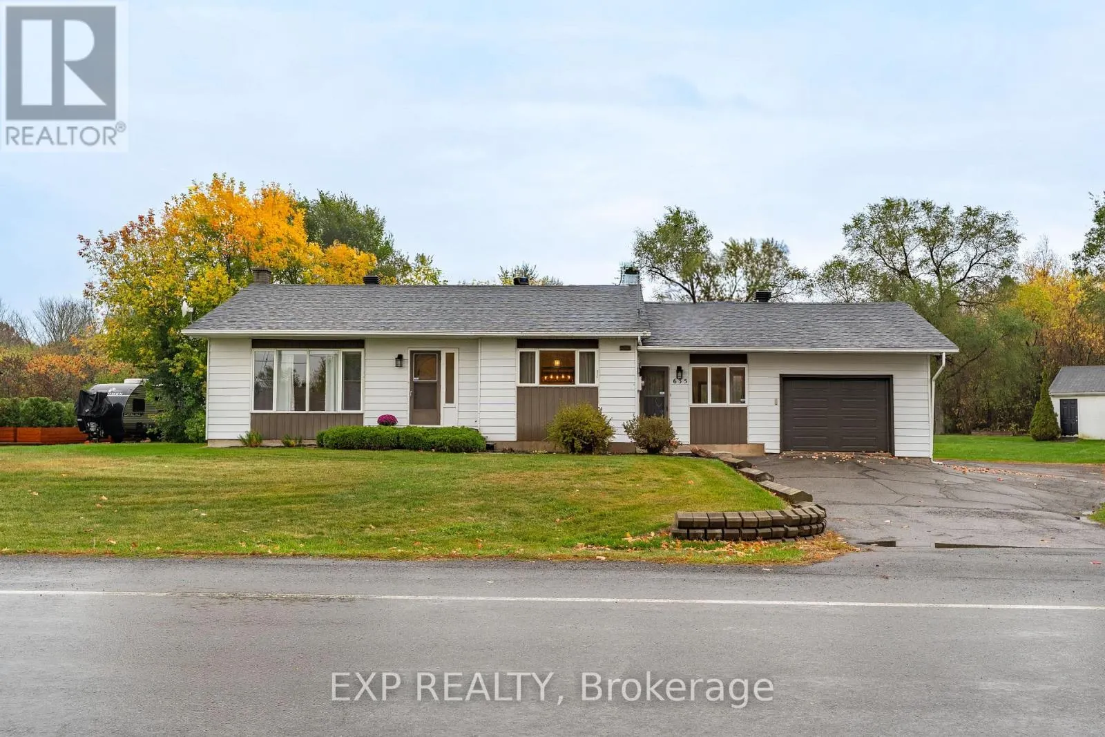 635 FRONT ROAD W