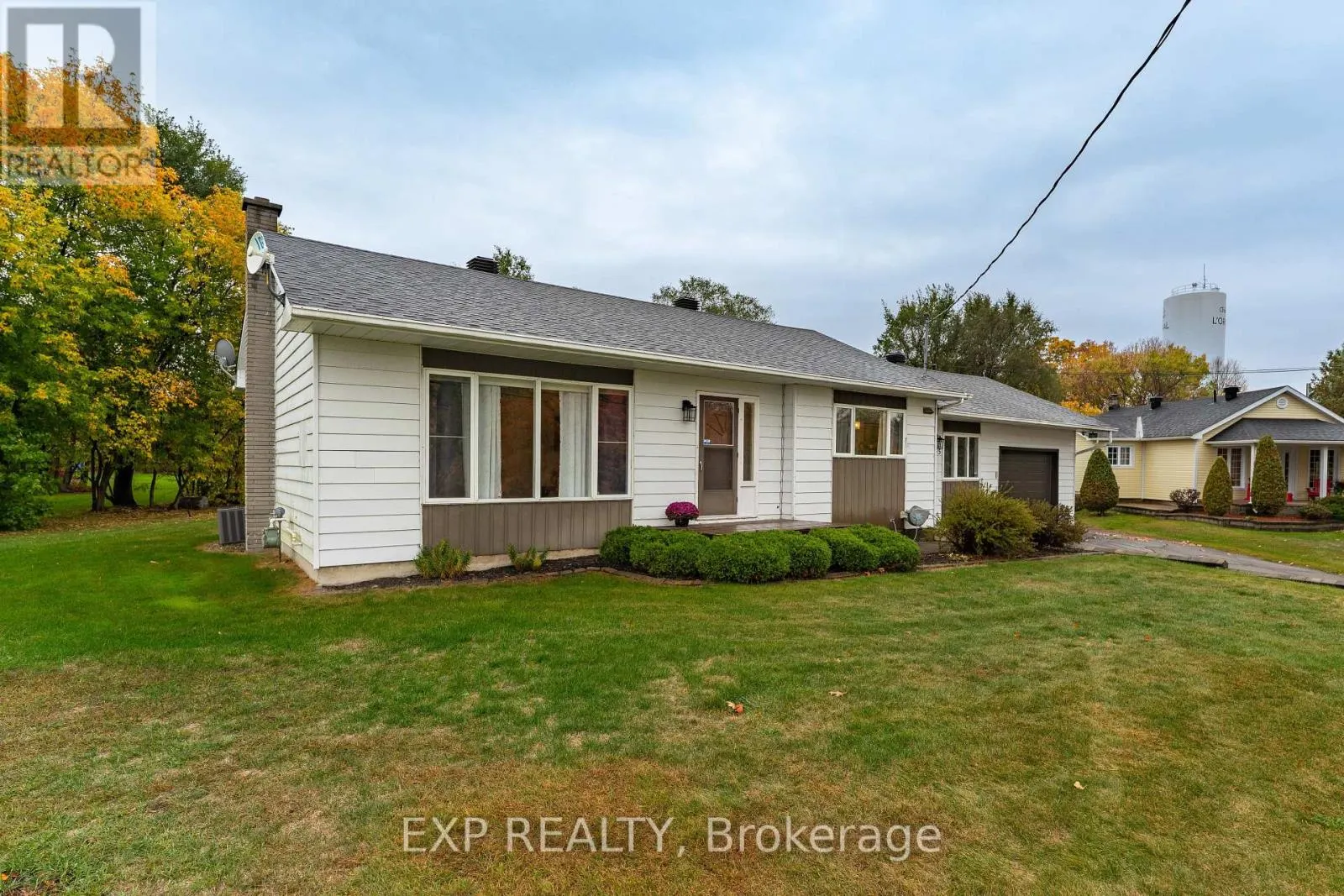 635 FRONT ROAD W