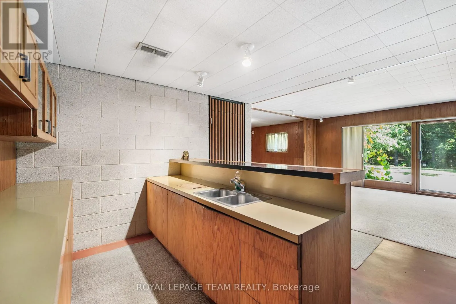 1495 PRINCE OF WALES DRIVE