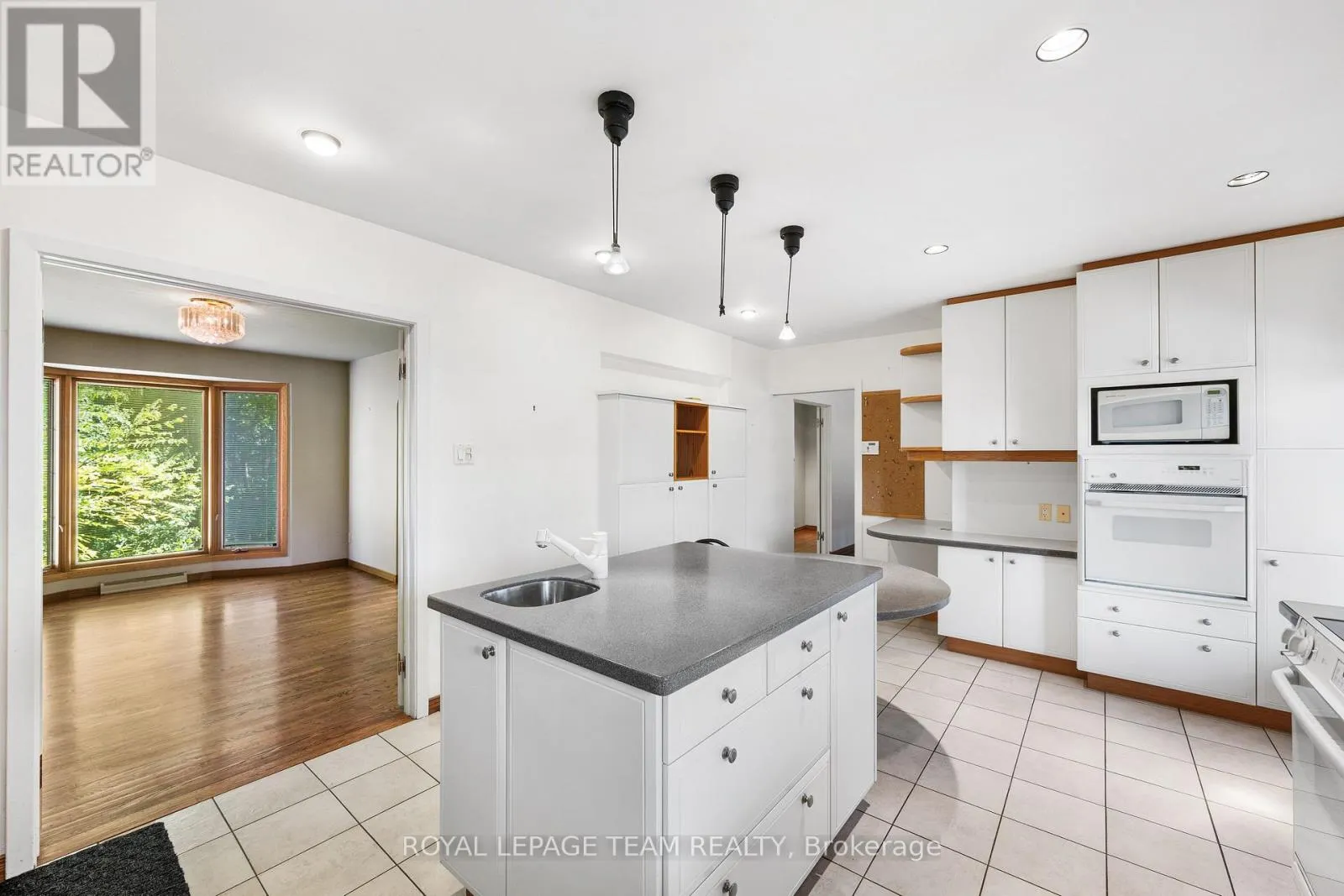 1495 PRINCE OF WALES DRIVE