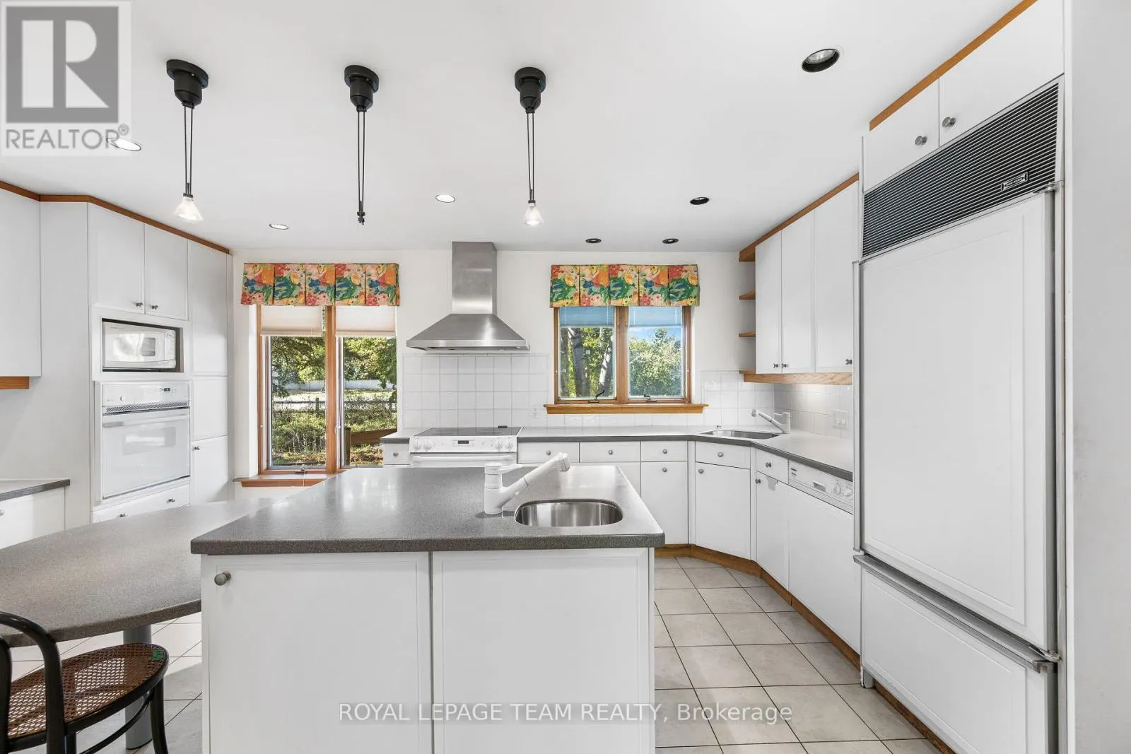 1495 PRINCE OF WALES DRIVE
