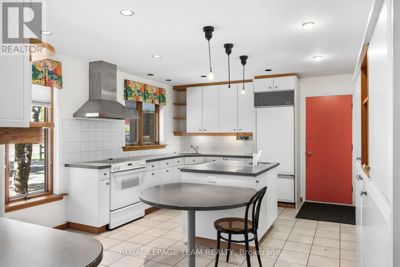 1495 PRINCE OF WALES DRIVE