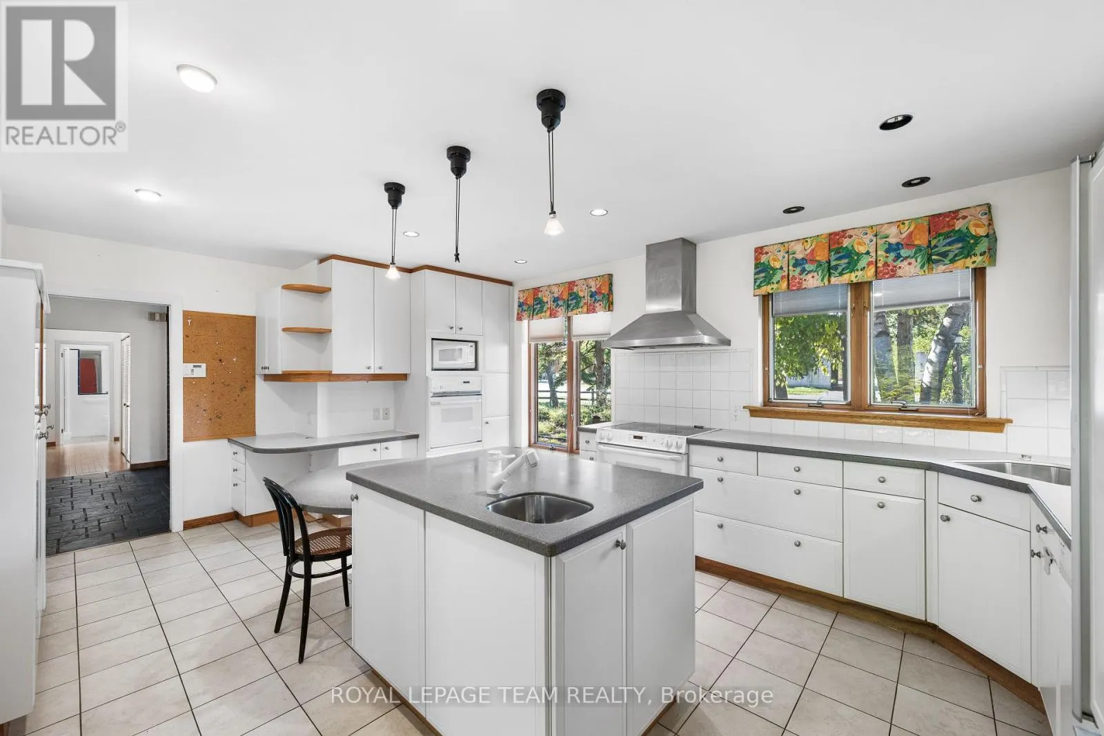 1495 PRINCE OF WALES DRIVE
