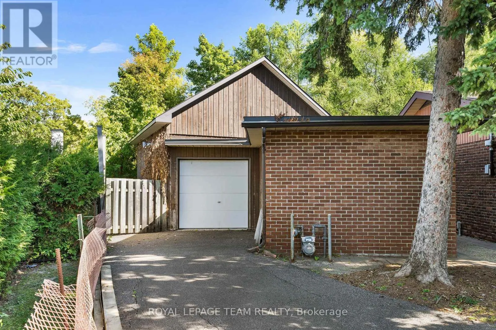 1495 PRINCE OF WALES DRIVE