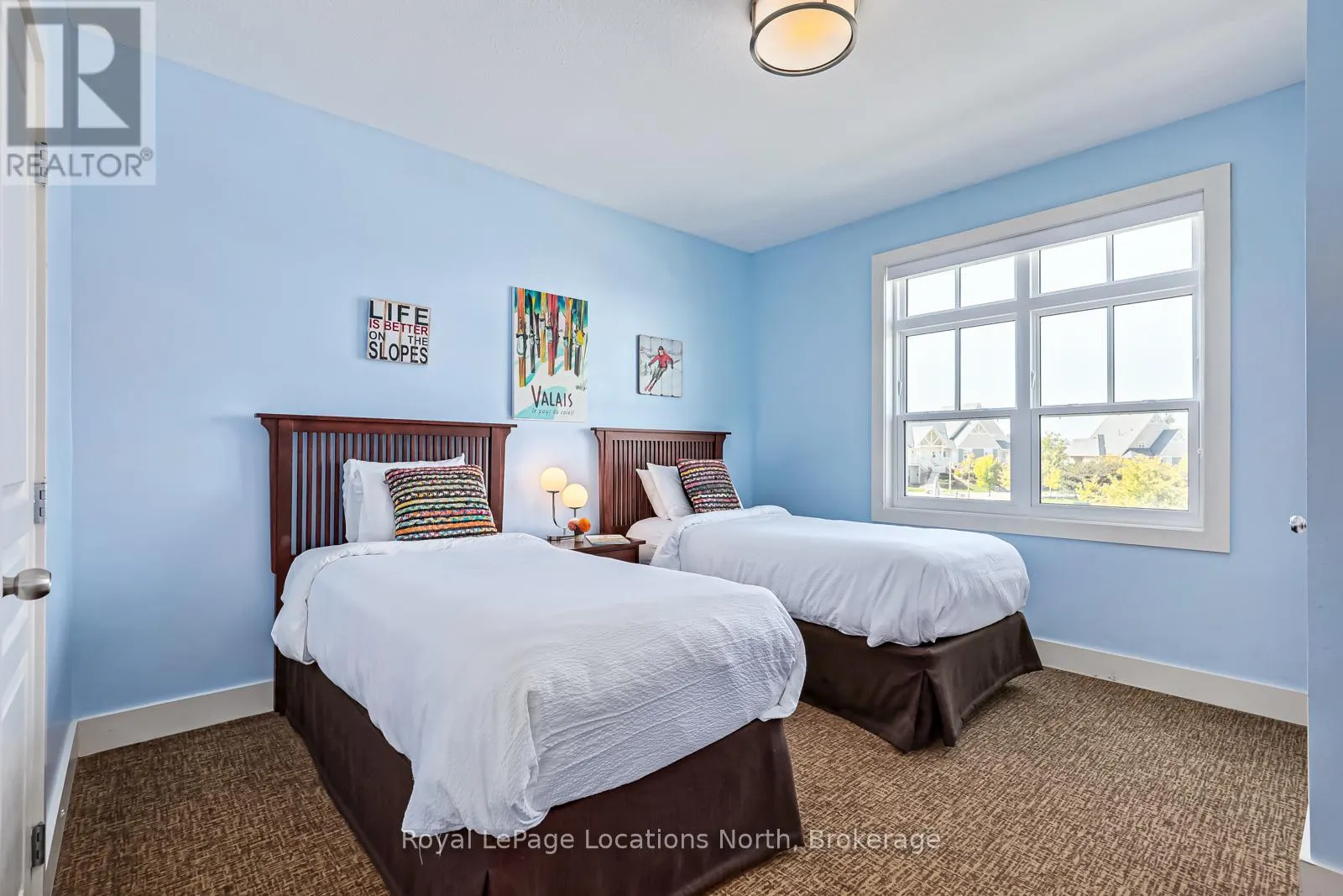 221 - 125 FAIRWAY COURT, #221