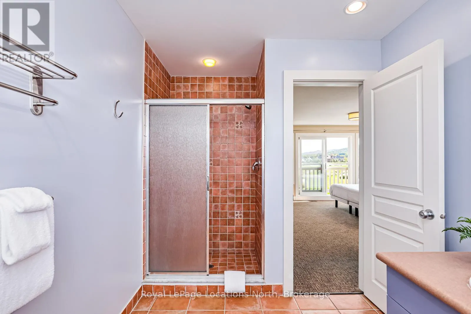 221 - 125 FAIRWAY COURT, #221