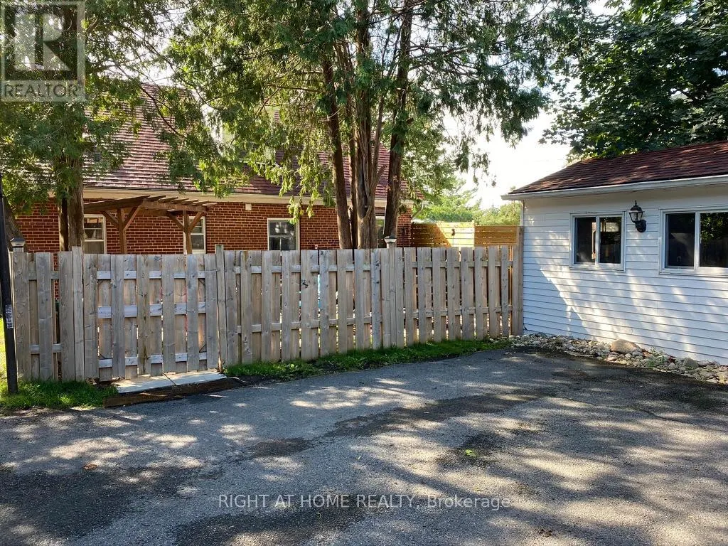 2297 FOX CRESCENT