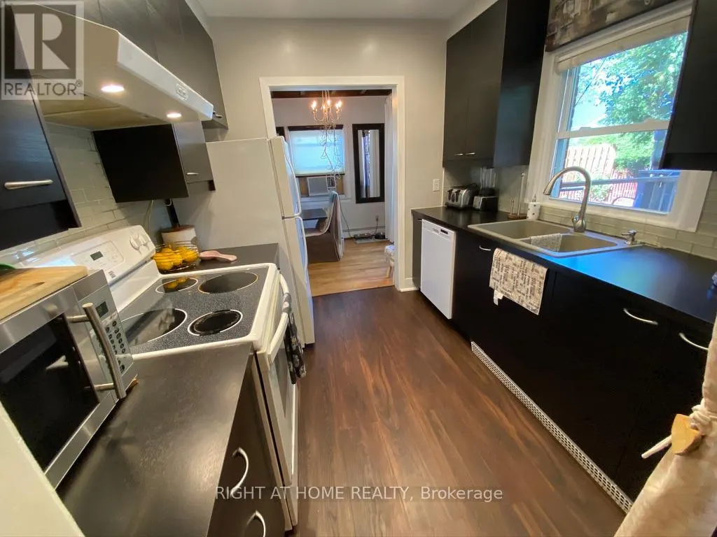 2297 FOX CRESCENT