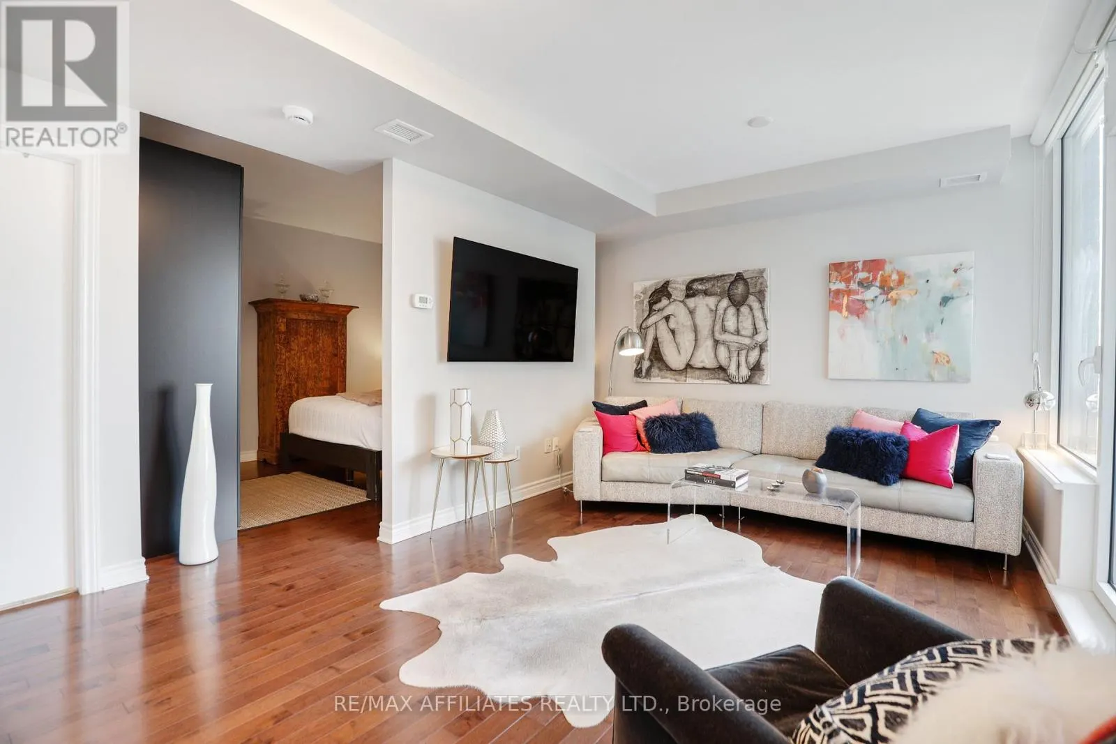 407 - 575 BYRON AVENUE