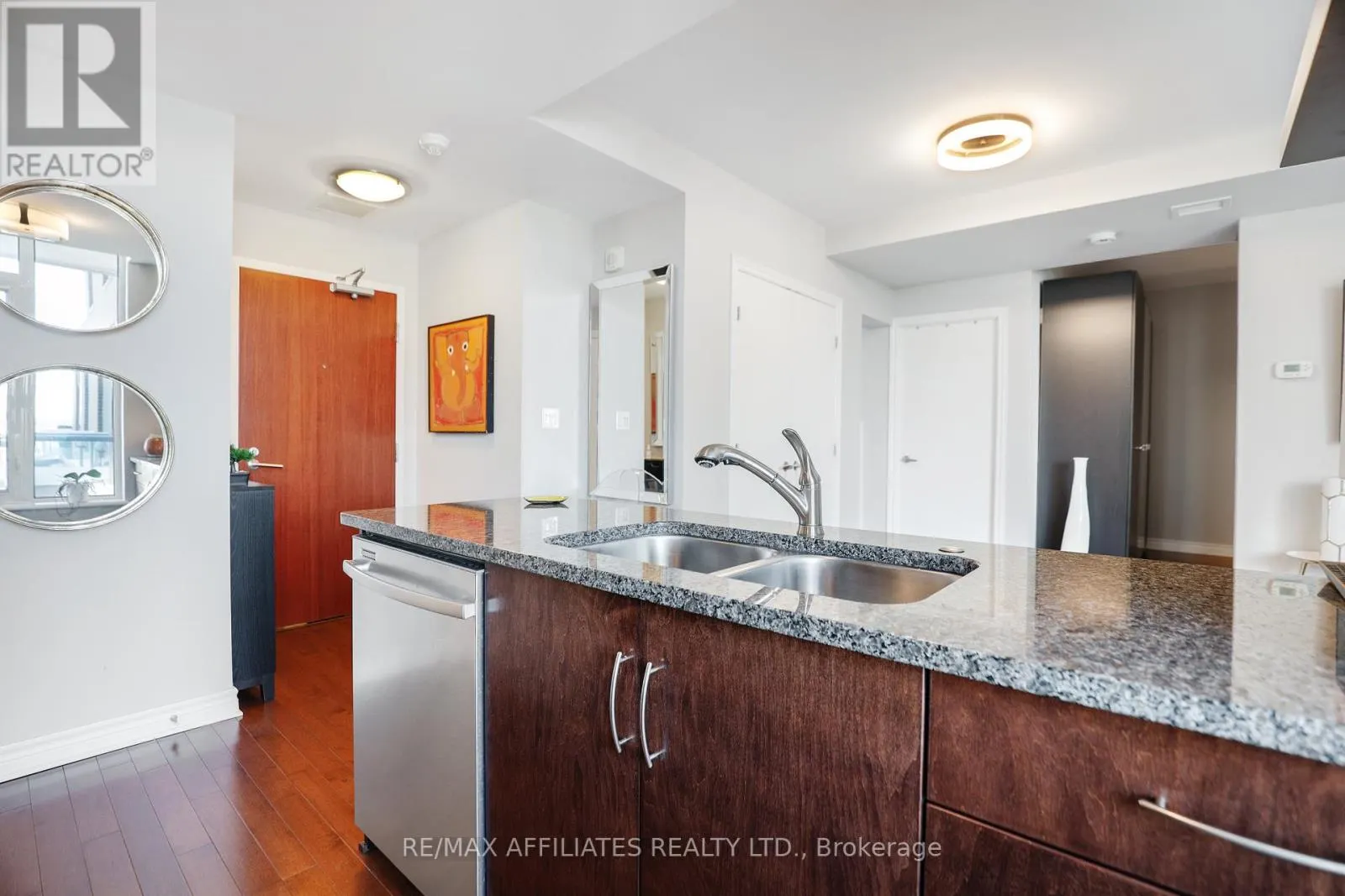 407 - 575 BYRON AVENUE