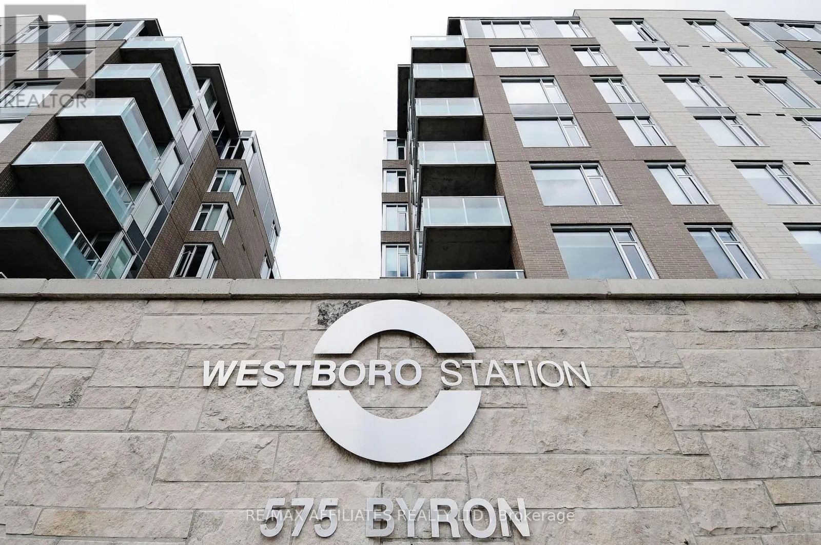 407 - 575 BYRON AVENUE