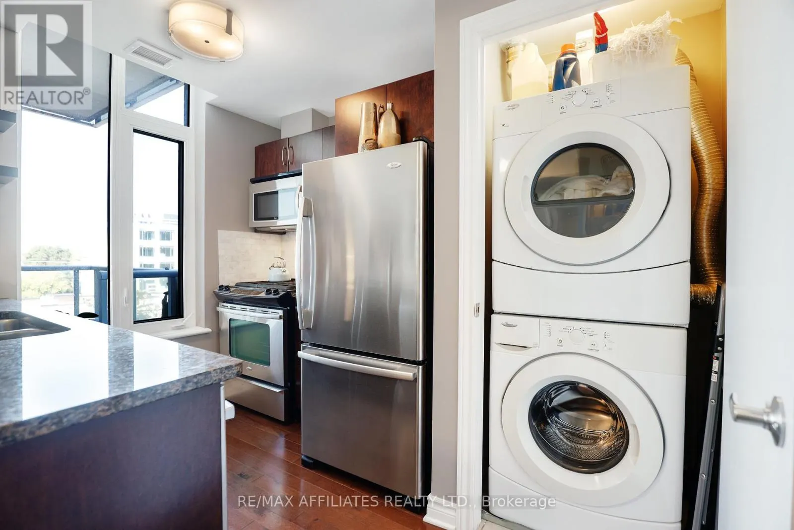 407 - 575 BYRON AVENUE