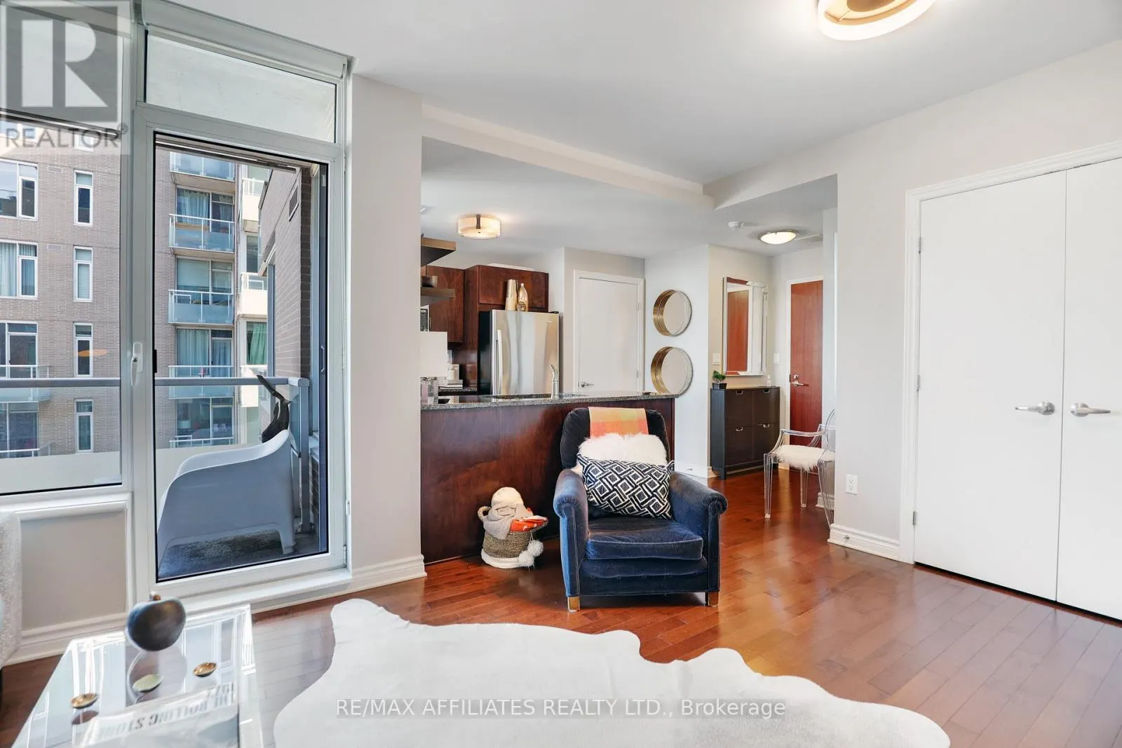 407 - 575 BYRON AVENUE