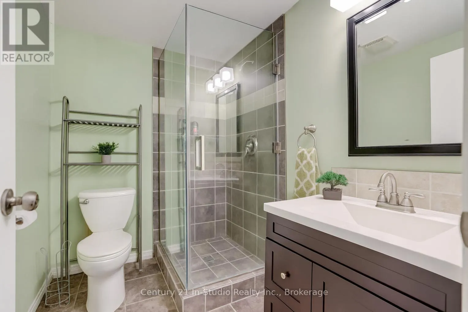 104 GLENWOOD PLACE