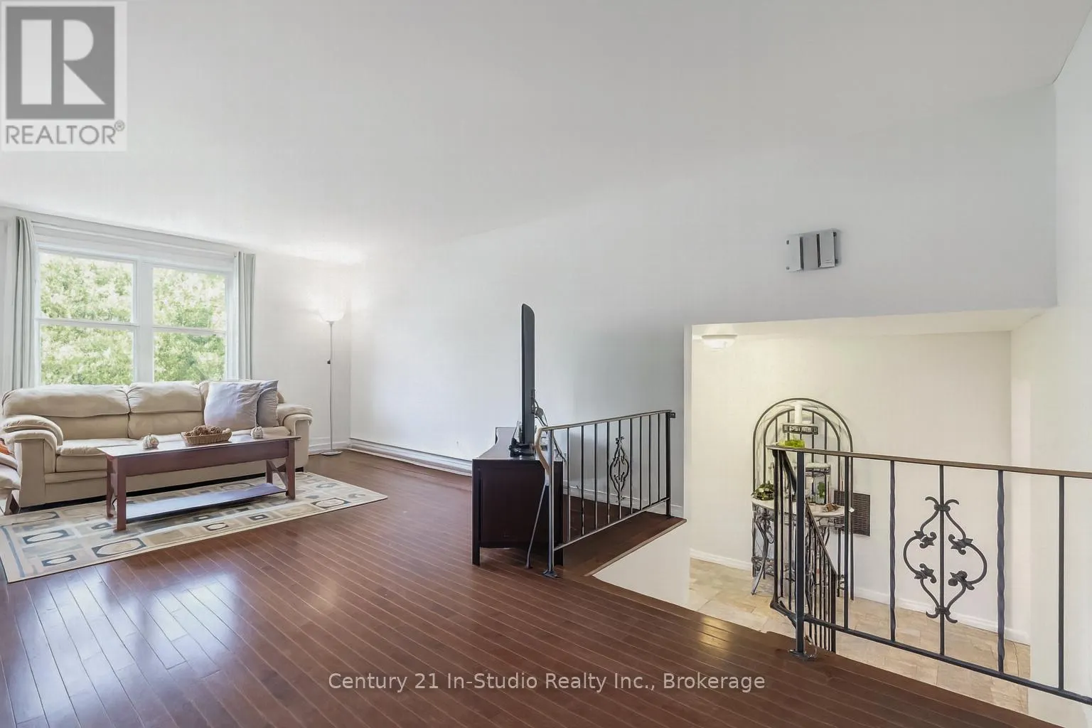 104 GLENWOOD PLACE