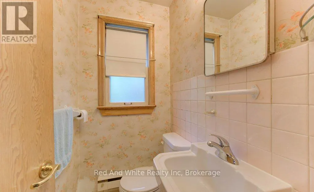 155 ELGIN CRESCENT