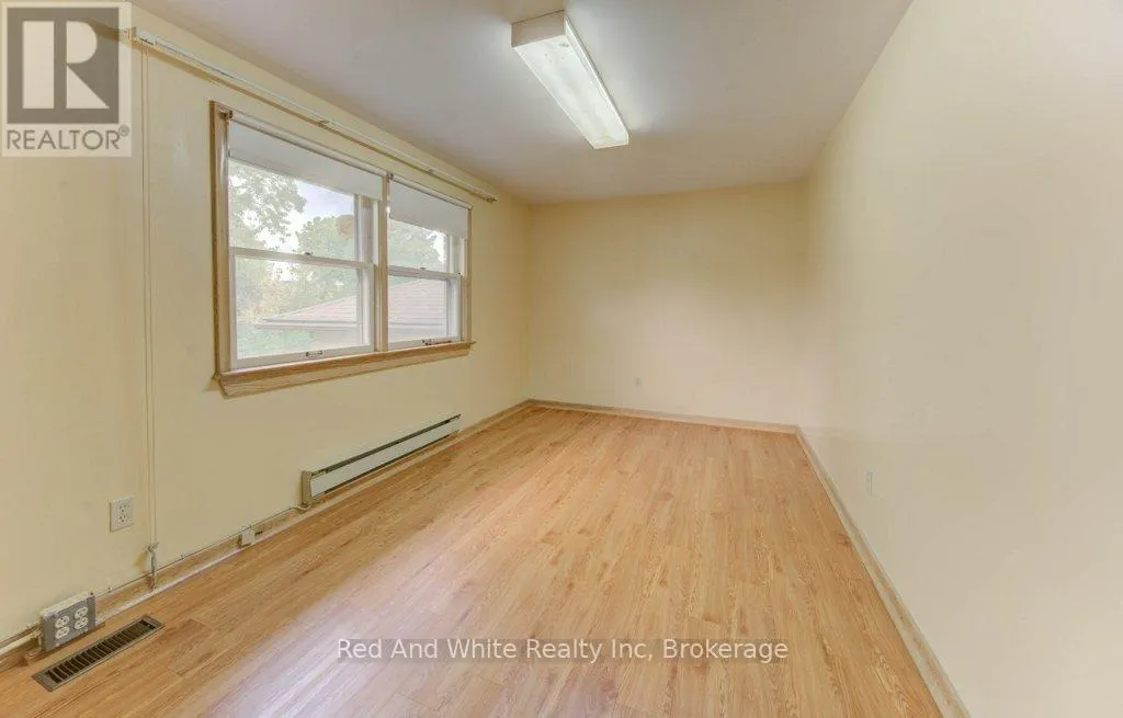 155 ELGIN CRESCENT