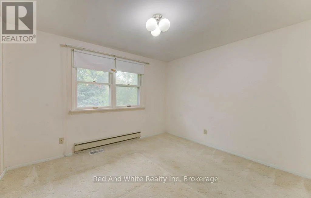 155 ELGIN CRESCENT