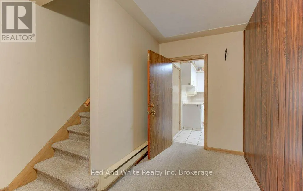 155 ELGIN CRESCENT