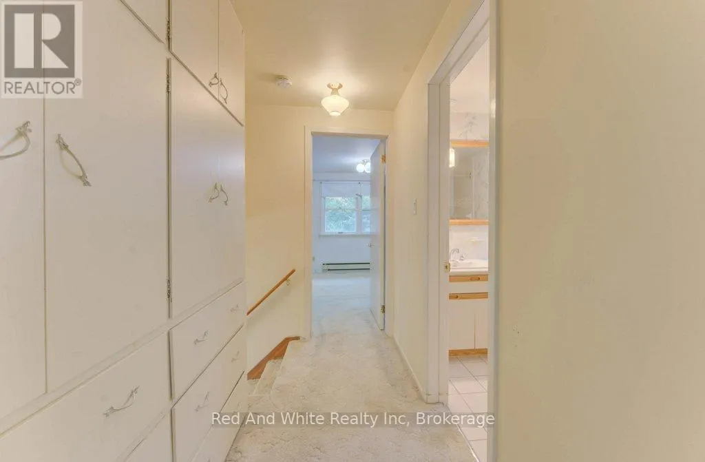 155 ELGIN CRESCENT