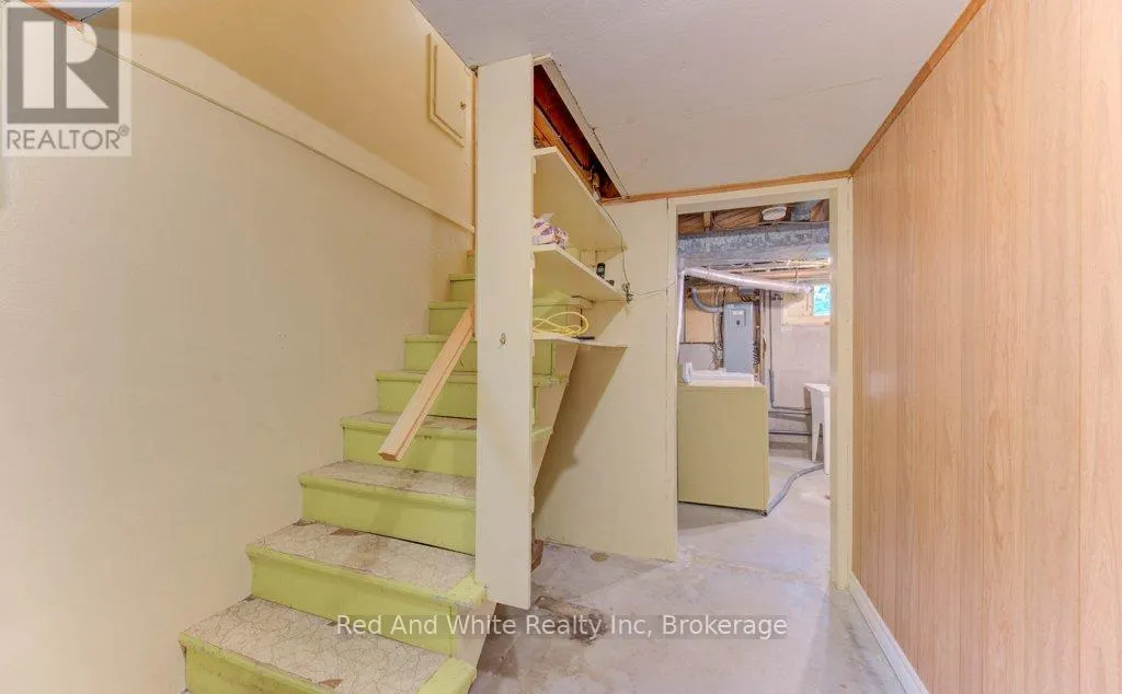 155 ELGIN CRESCENT