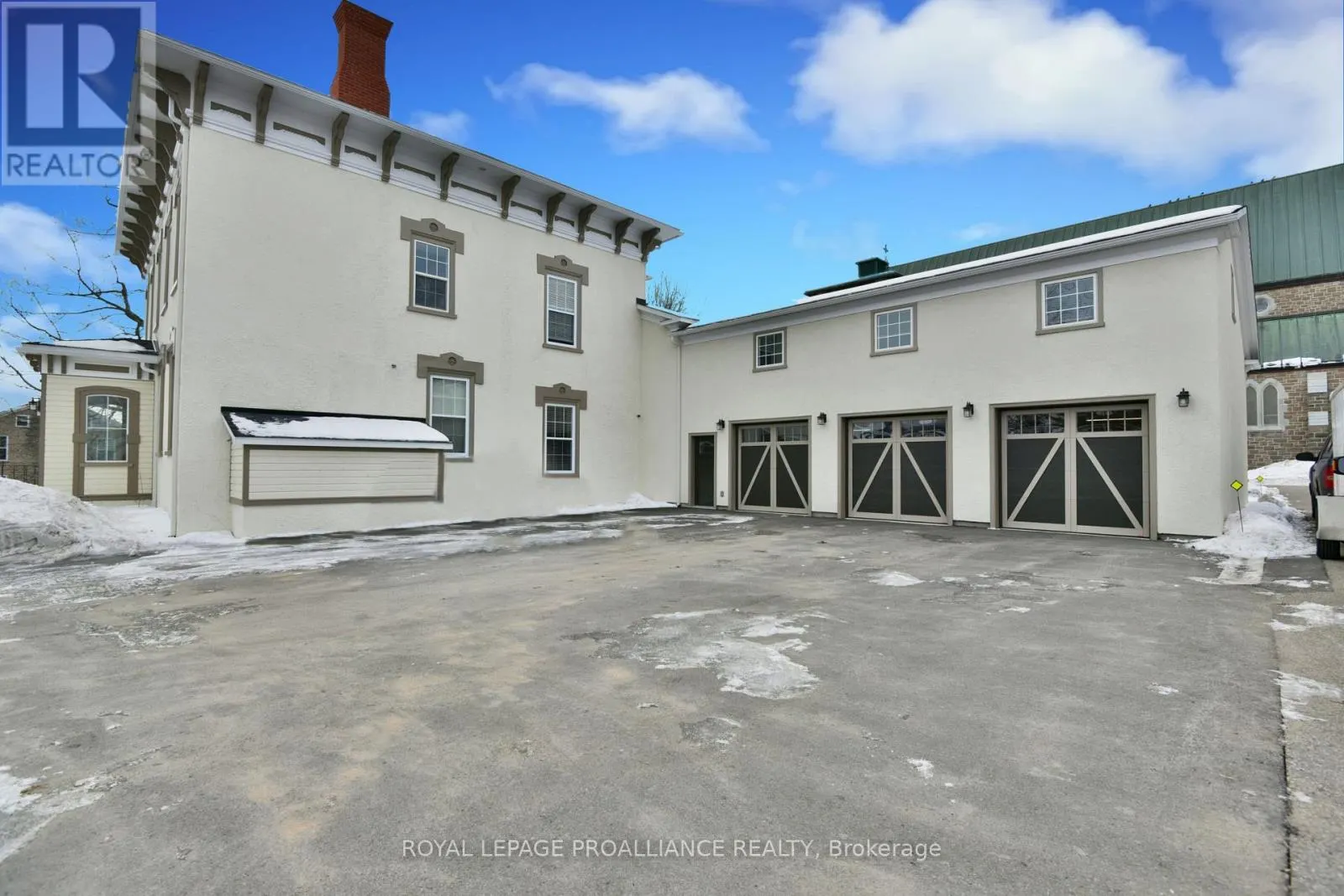 1 - 439 EDWARD STREET