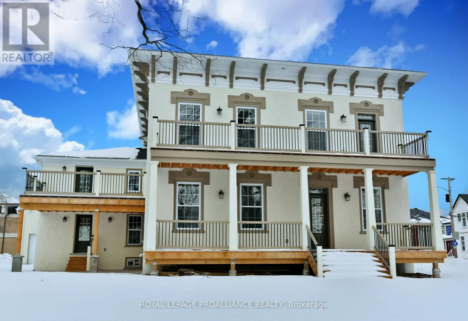 1 - 439 EDWARD STREET