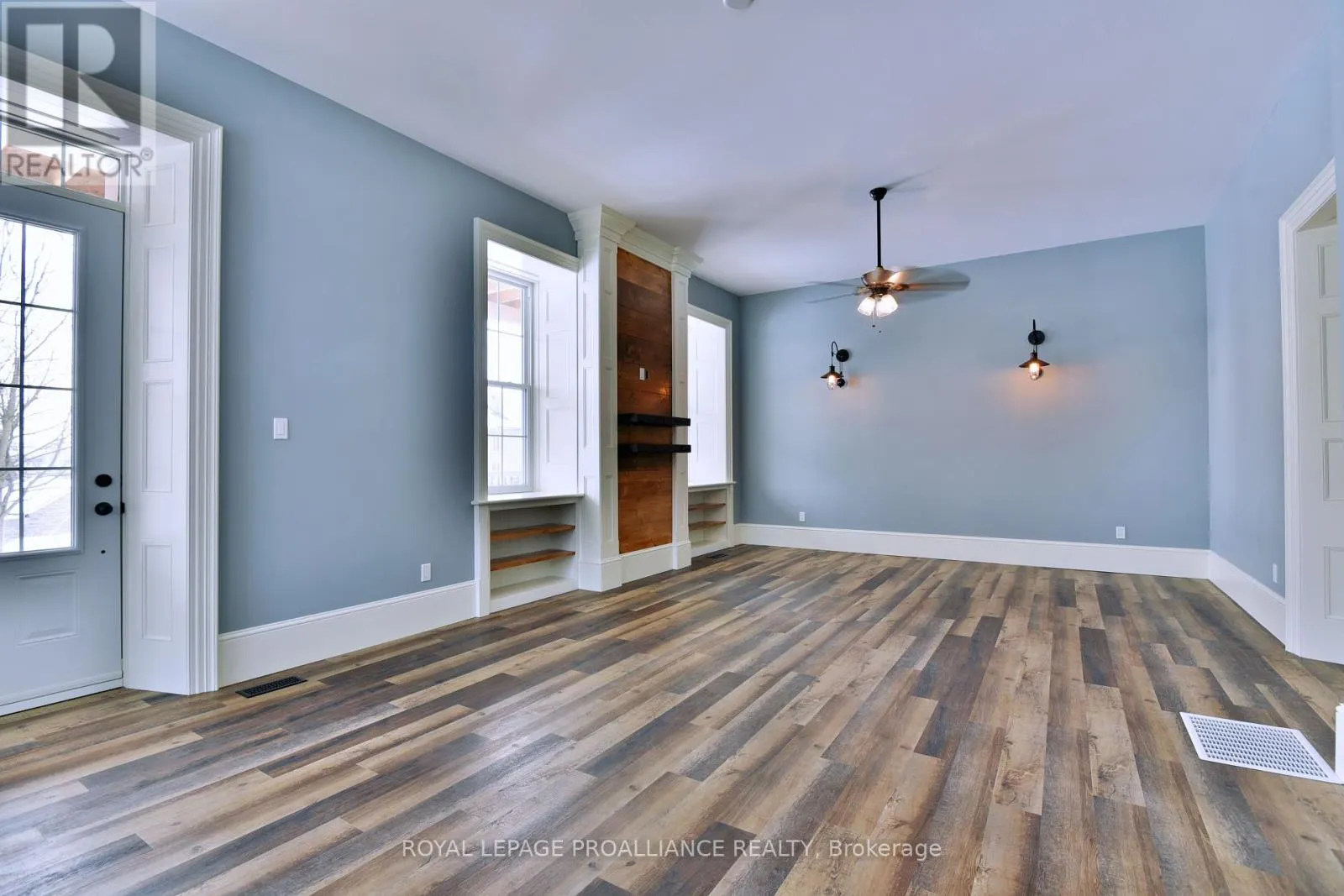 1 - 439 EDWARD STREET
