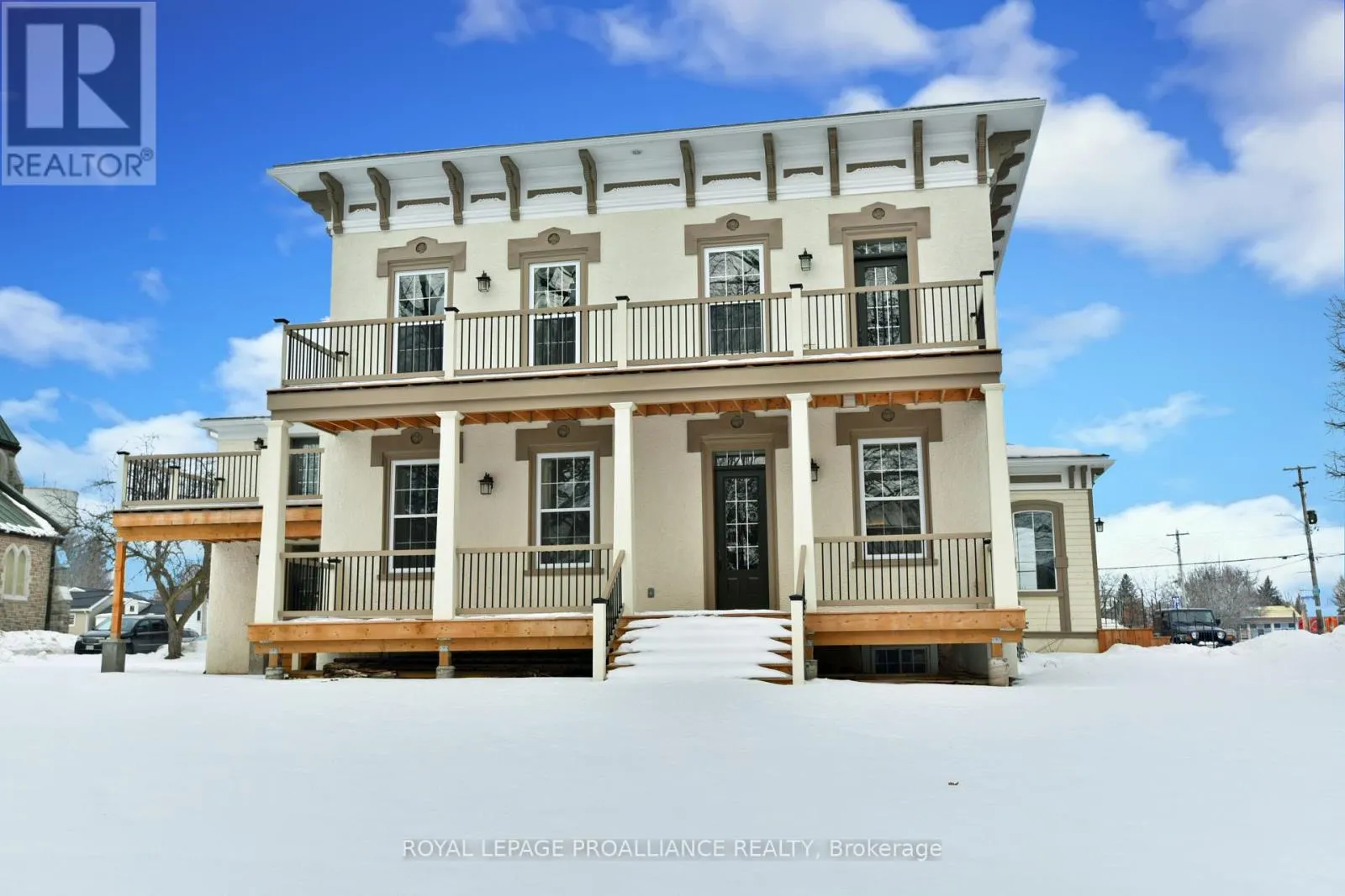 1 - 439 EDWARD STREET