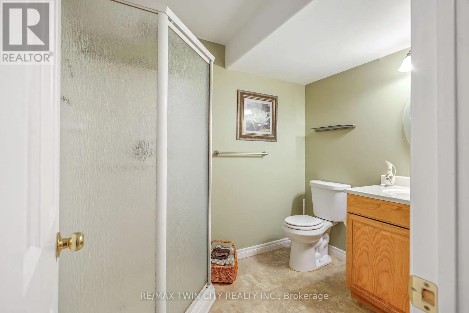 8 - 25 COBDEN COURT