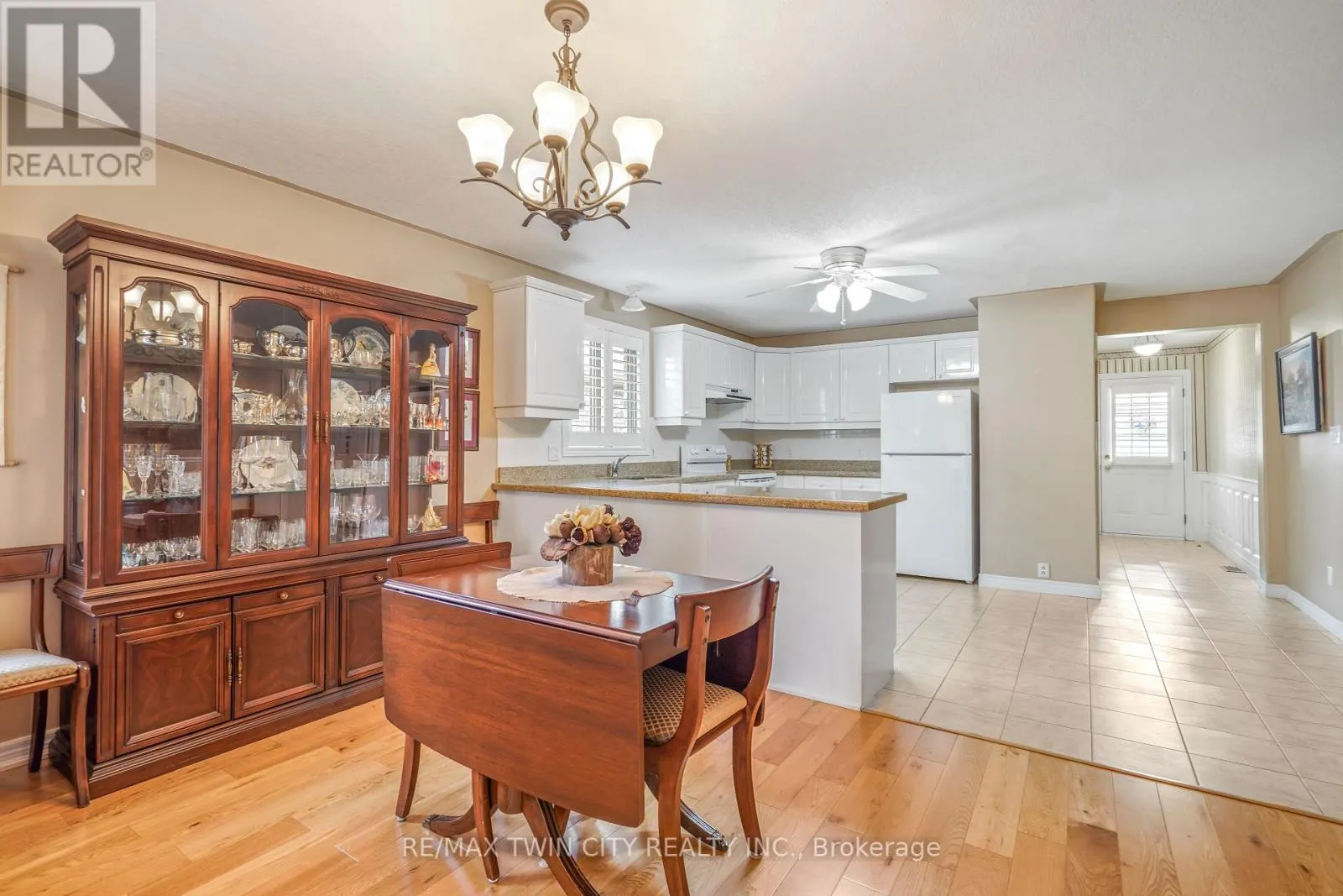 8 - 25 COBDEN COURT