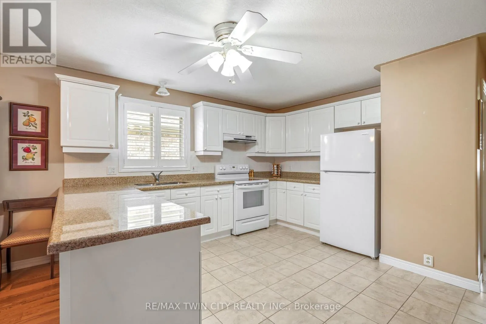 8 - 25 COBDEN COURT