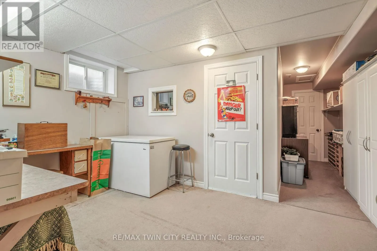 8 - 25 COBDEN COURT