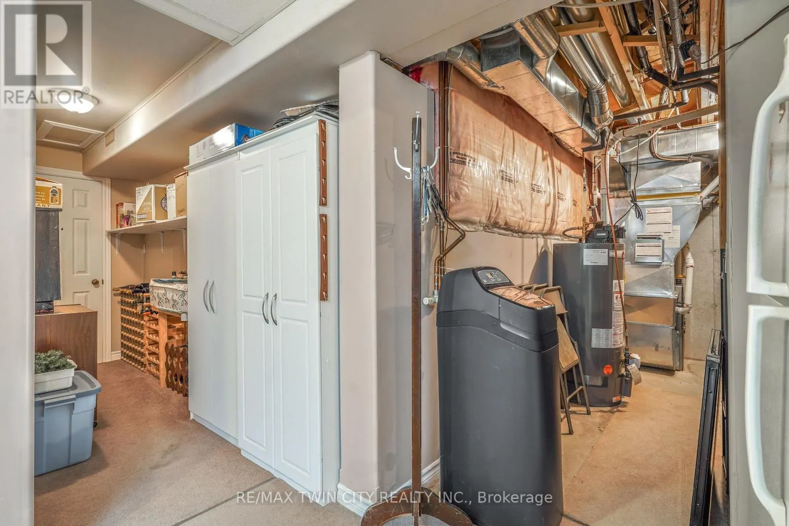 8 - 25 COBDEN COURT