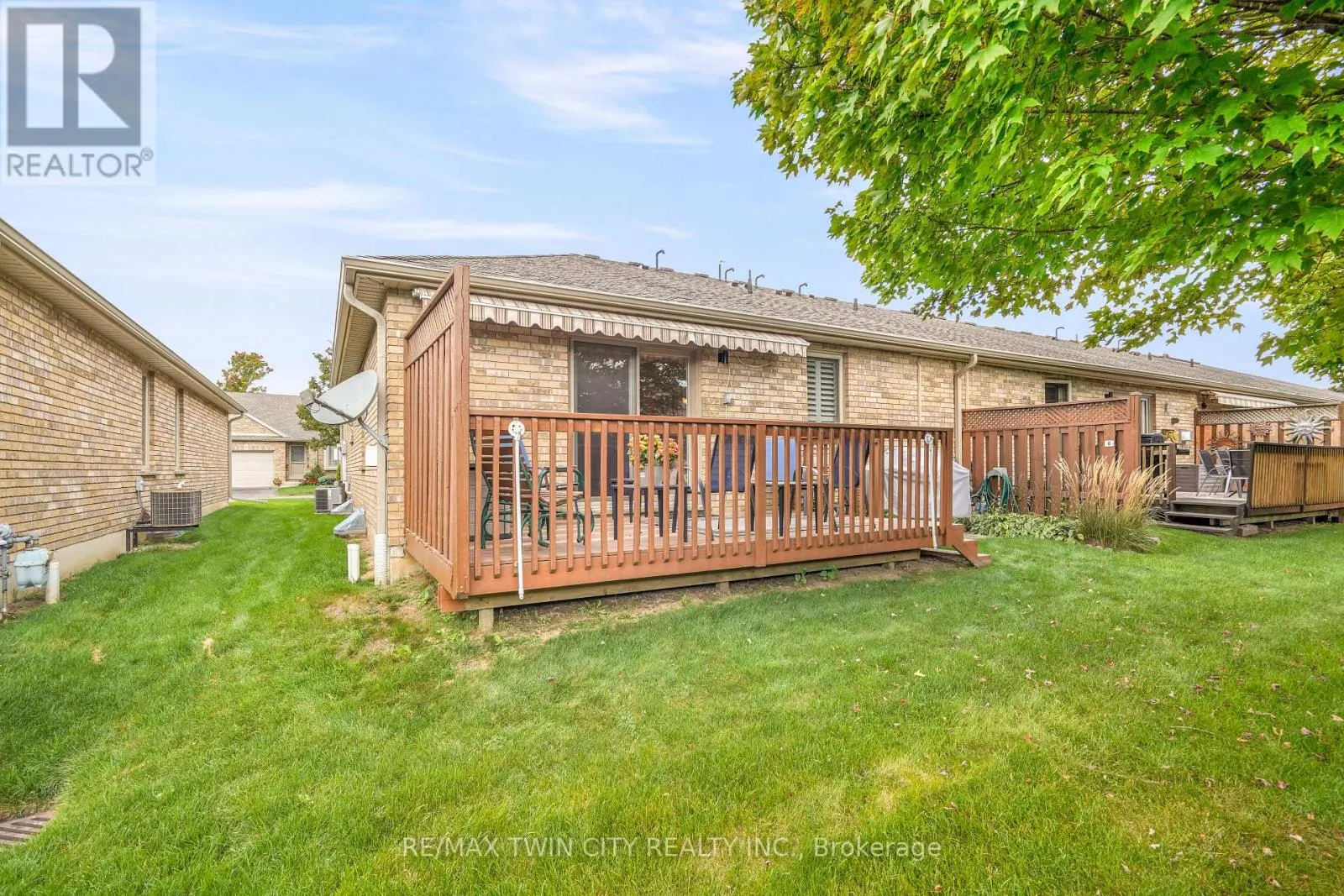 8 - 25 COBDEN COURT
