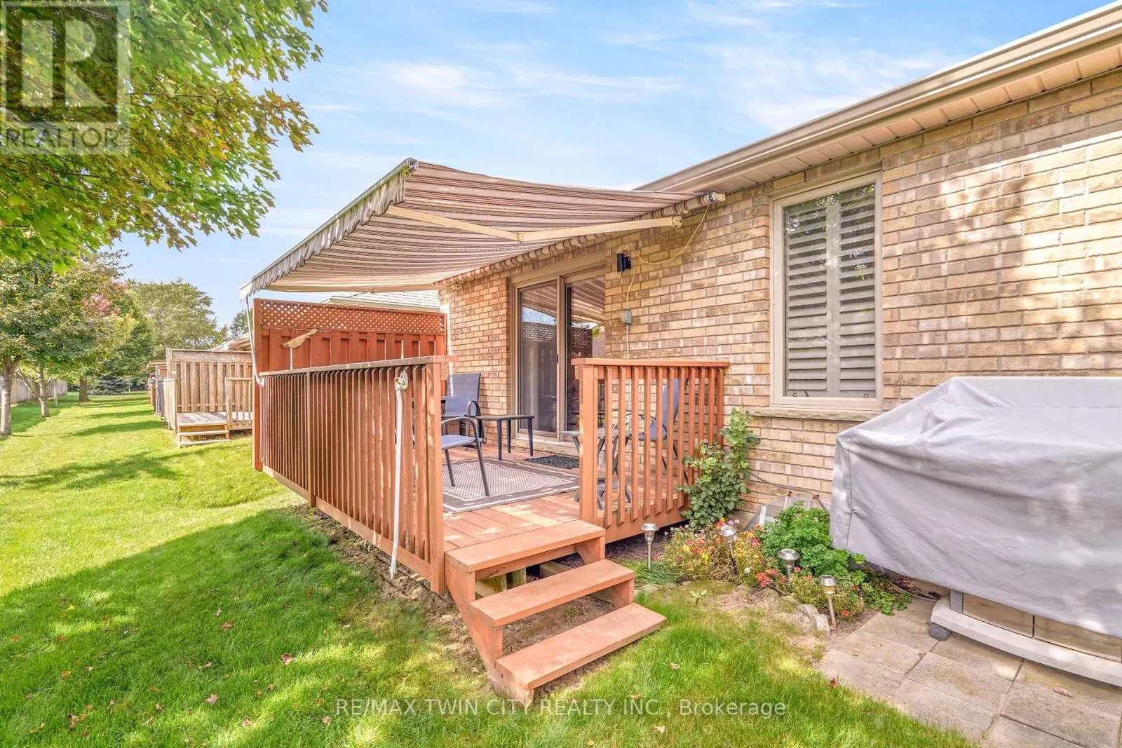 8 - 25 COBDEN COURT