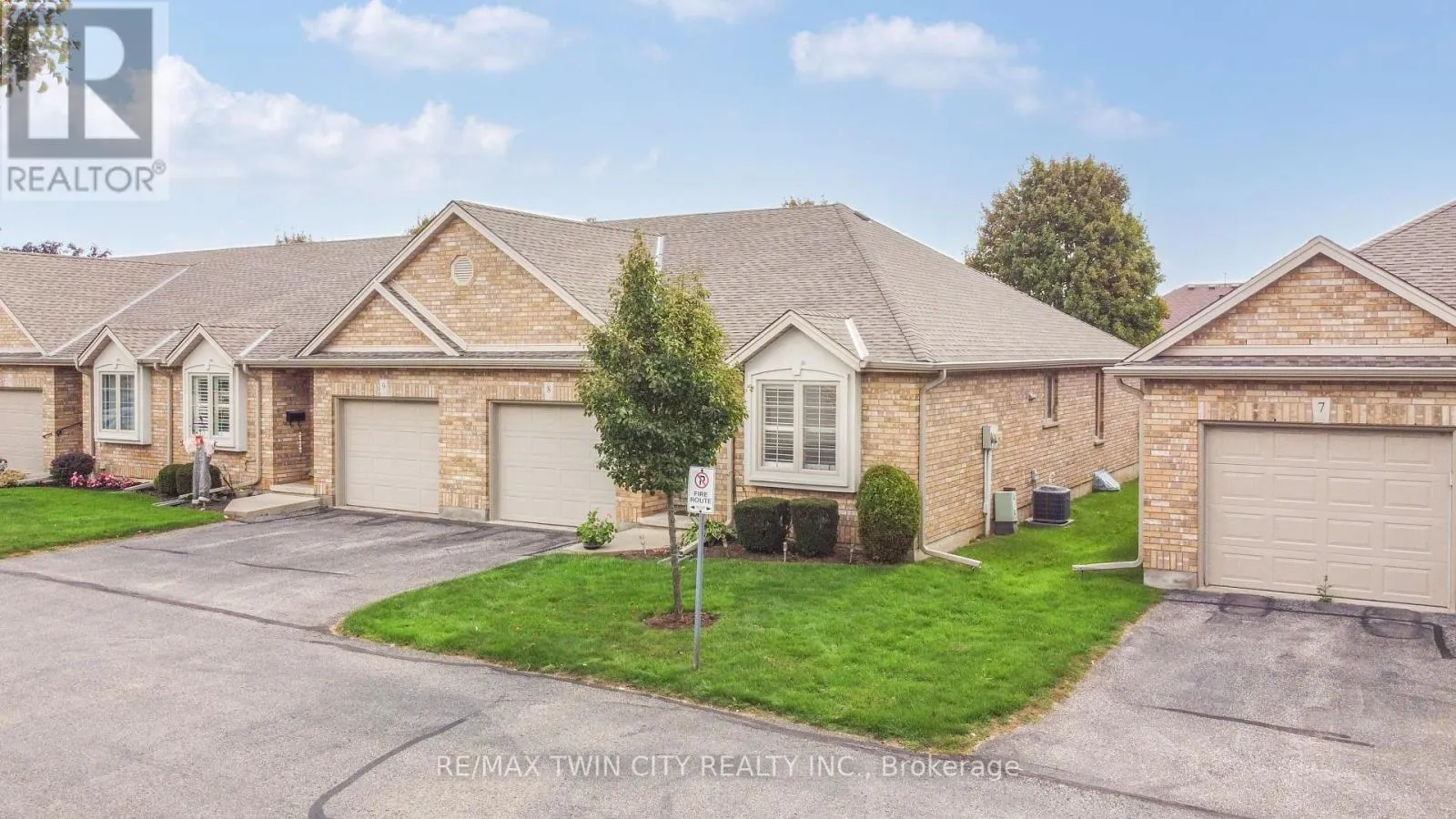 8 - 25 COBDEN COURT