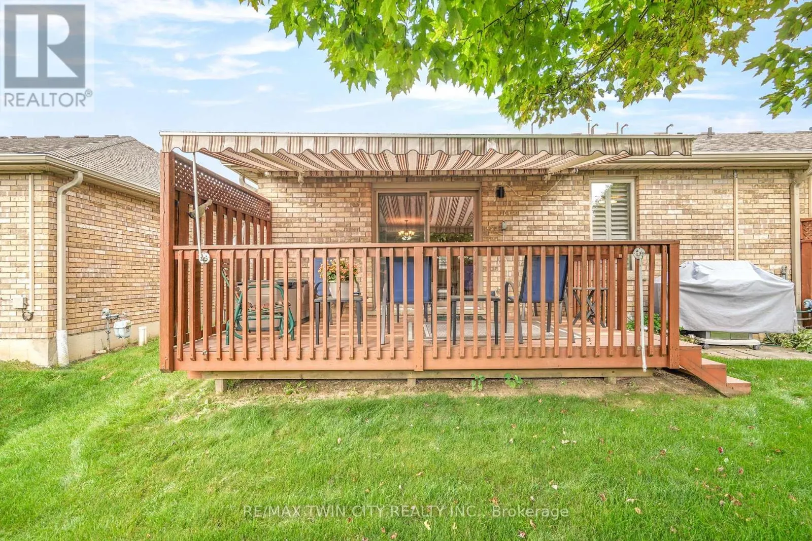 8 - 25 COBDEN COURT