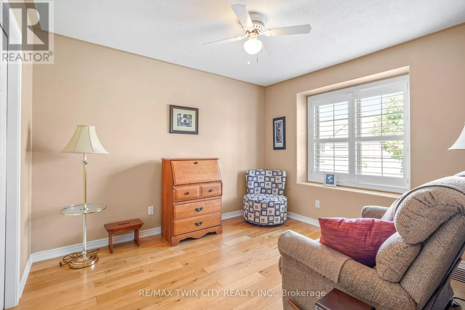 8 - 25 COBDEN COURT
