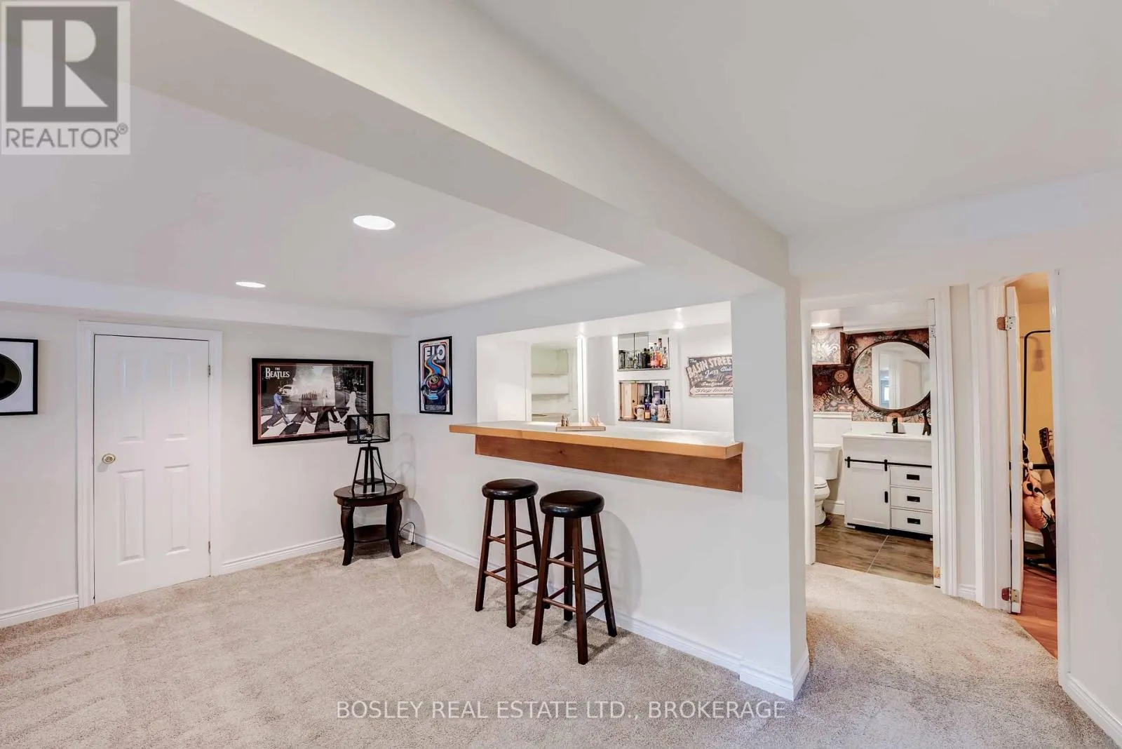 6373 CORWIN CRESCENT