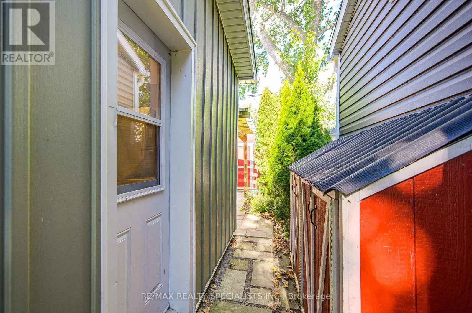 9 GRANDVIEW DRIVE