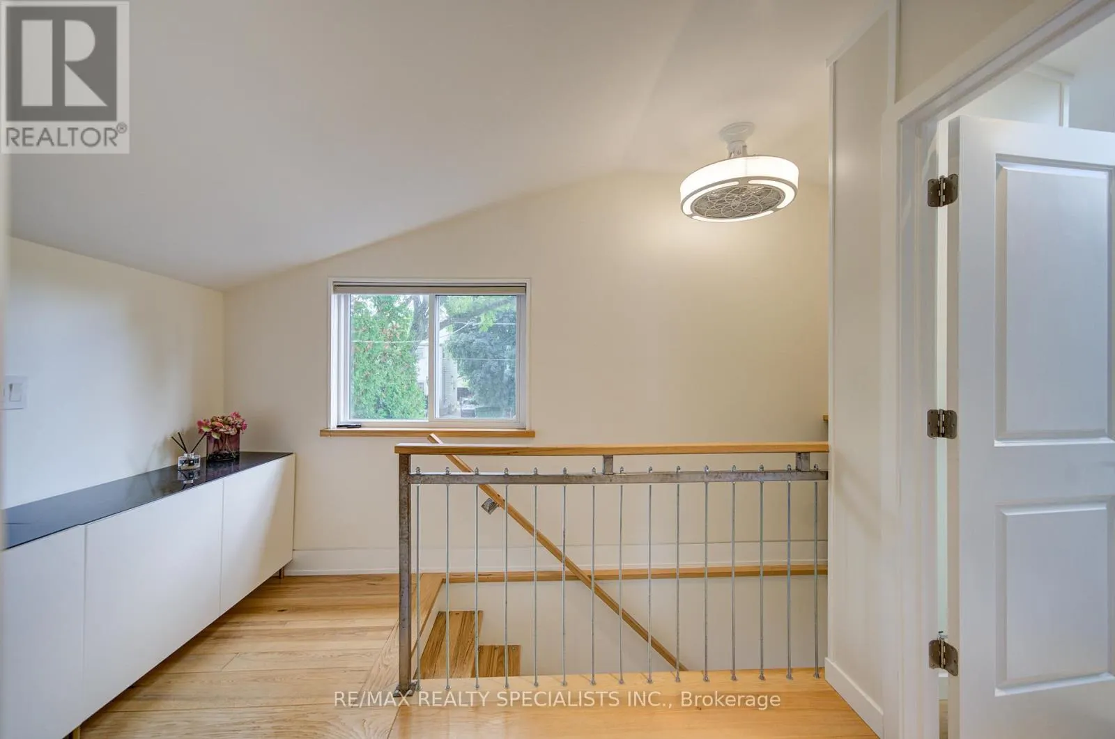 9 GRANDVIEW DRIVE