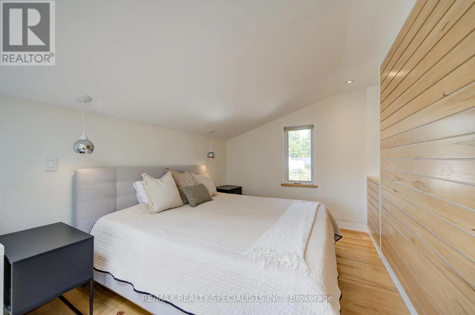 9 GRANDVIEW DRIVE