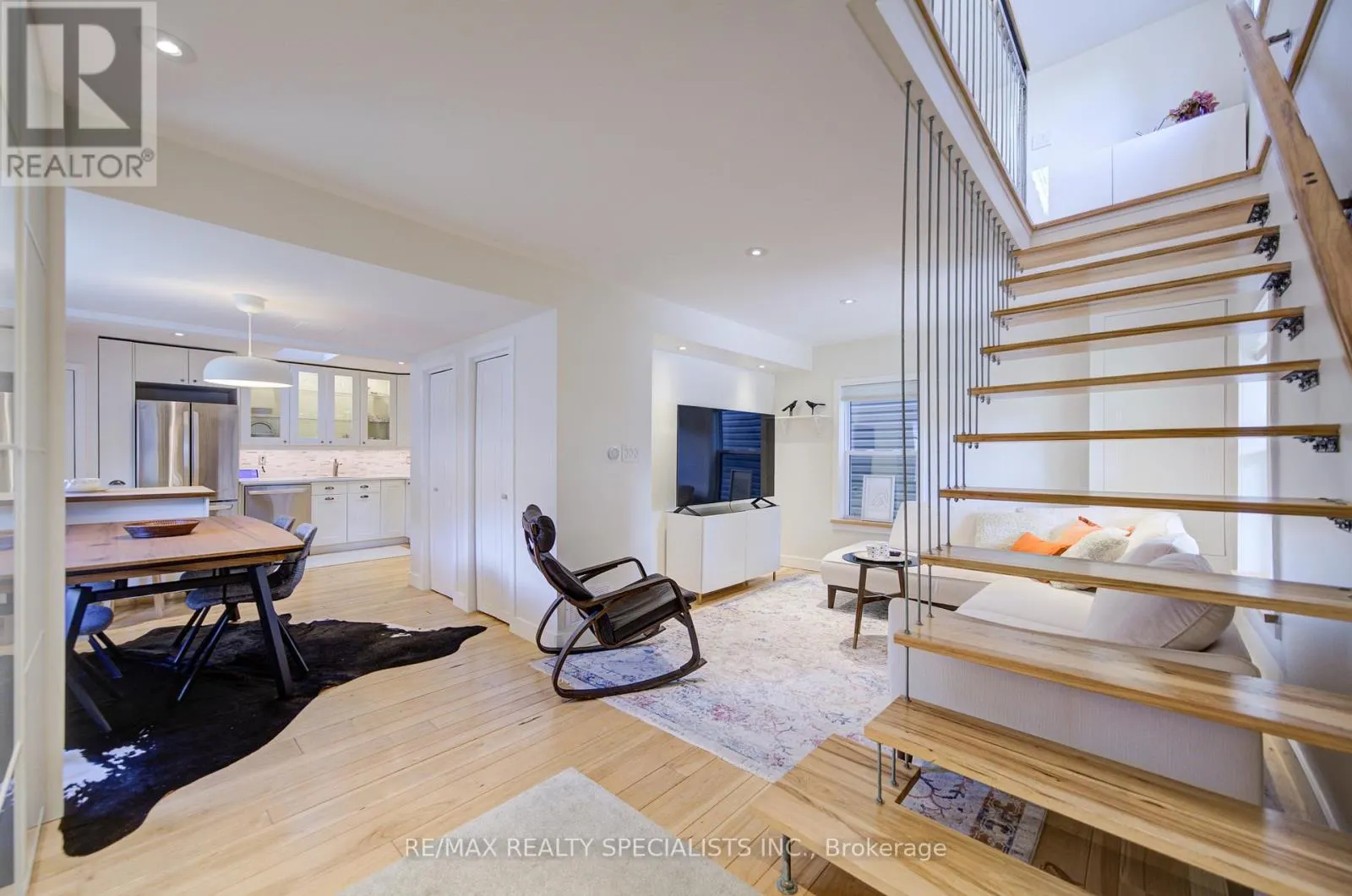 9 GRANDVIEW DRIVE